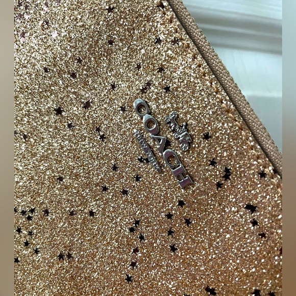 Coach EUC Sparkle Rose Gold Star Zip Wristlet HOLIDAY ADDITION SPECIAL OCCASION - Picture 2 of 7